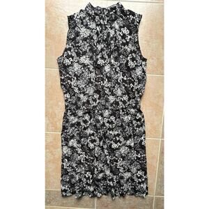Uniqlo black floral Dress Size M‎